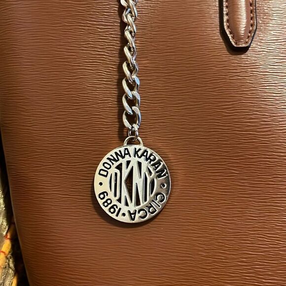 DKNY brown leather tote medium - Picture 5 of 9